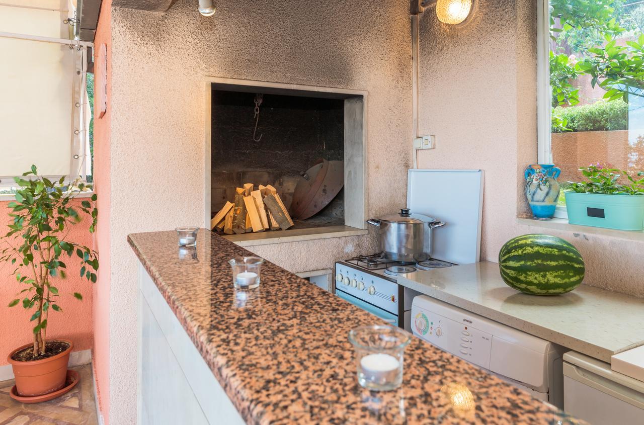 Apartments Loncar Seget Vranjica Extérieur photo